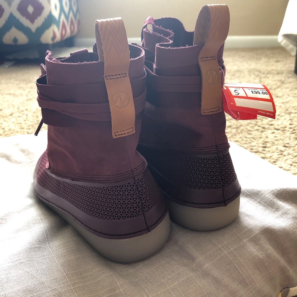 Clarks Nature V Boots - Picture 3 of 7